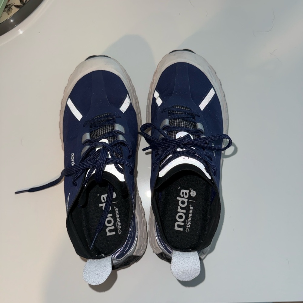 Blue Norda 001